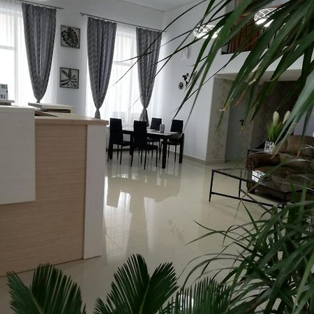 Hotel Holiday Victoria Victoria  Zewnętrze zdjęcie