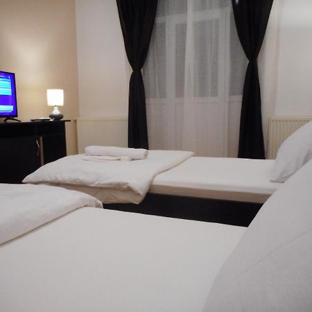 Hotel Holiday Victoria Victoria  Zewnętrze zdjęcie