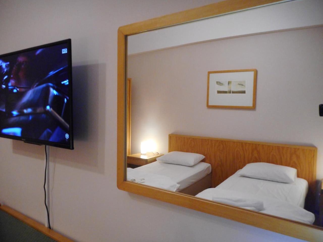 Hotel Holiday Victoria Victoria  Zewnętrze zdjęcie