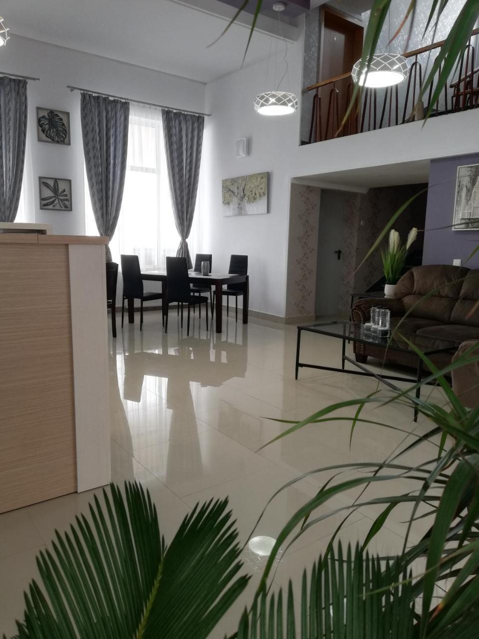 Hotel Holiday Victoria Victoria  Zewnętrze zdjęcie