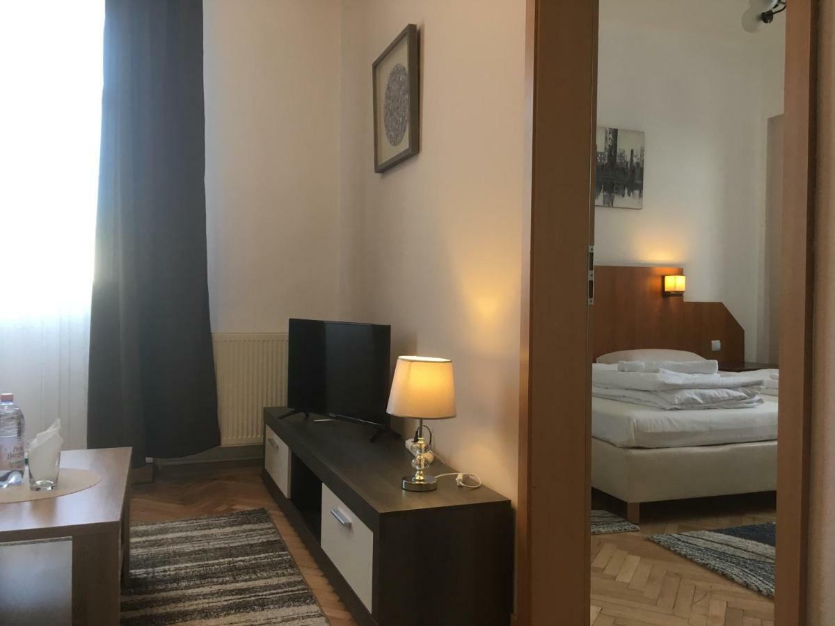 Hotel Holiday Victoria Victoria  Zewnętrze zdjęcie